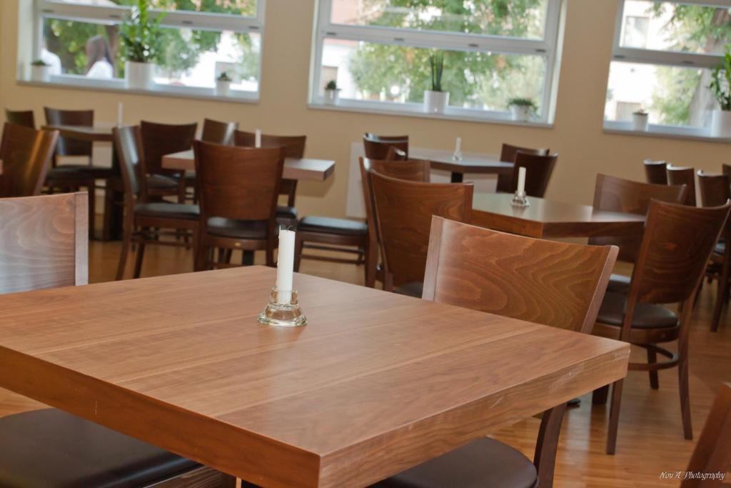 Linden Restaurant And Pension Брно Экстерьер фото